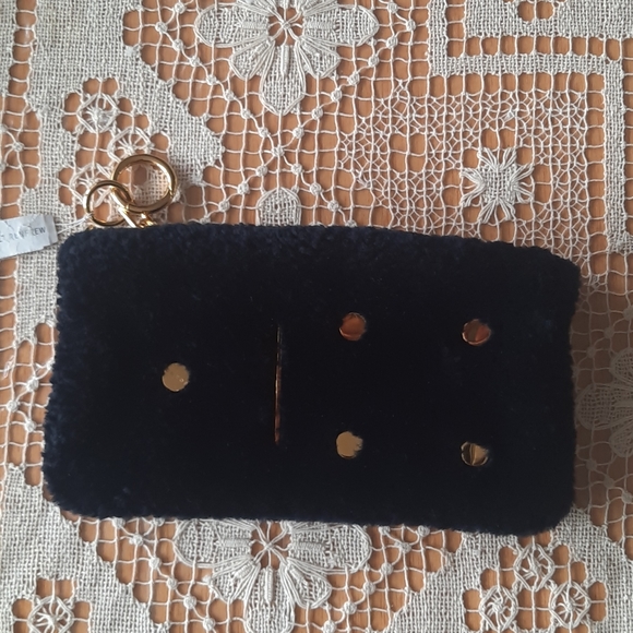 Chaos
Domino Shearling Mini Purse Charm - Picture 1 of 4